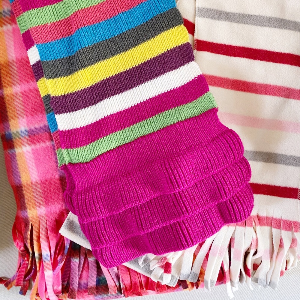 Old Navy Girls scarfs (3)